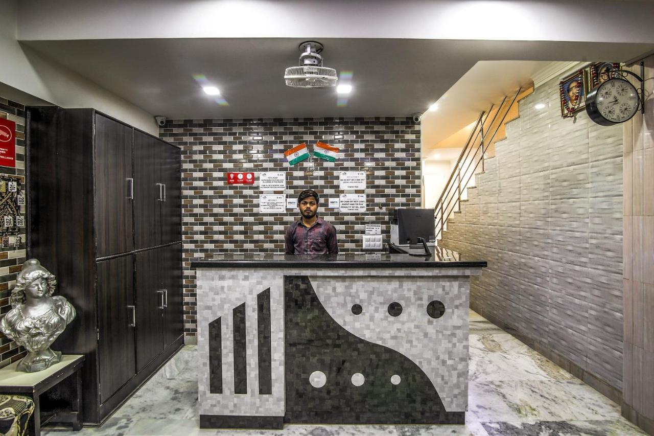 Oyo 8888 Riga Hs Deluxe Hotel Agra  Ngoại thất bức ảnh