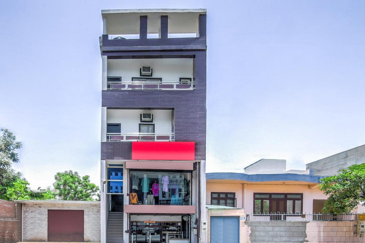 Oyo 8888 Riga Hs Deluxe Hotel Agra  Ngoại thất bức ảnh