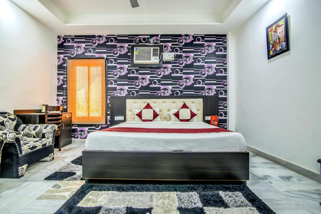 Oyo 8888 Riga Hs Deluxe Hotel Agra  Ngoại thất bức ảnh